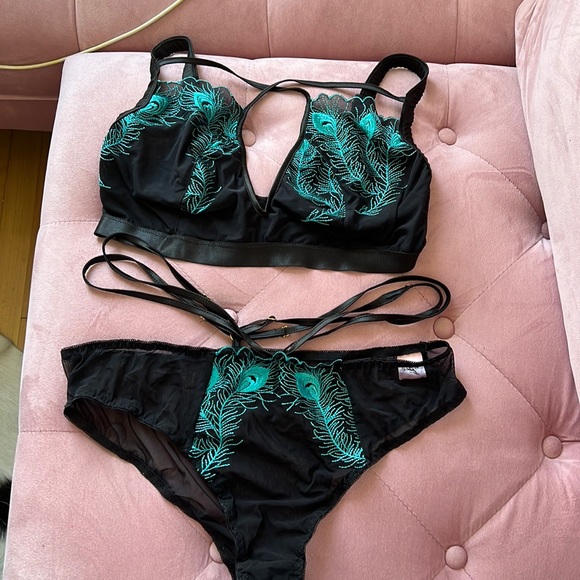 Empress Lingerie Other - Empress lingerie peacock set